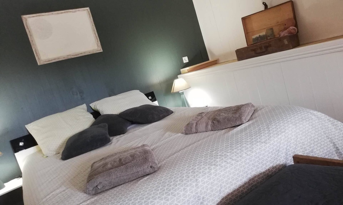 Tour-de-Faure Other | ACCOMMODATION "LE SAINT JACQUES" 1 double room