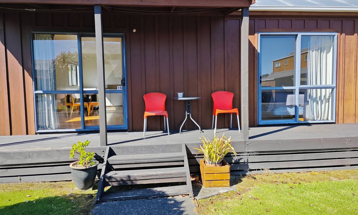 Te Puna Hotel | Accommodation Te Puna