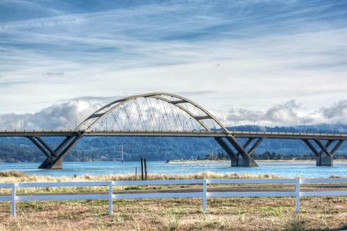 Bayshore House | ACE Cabin