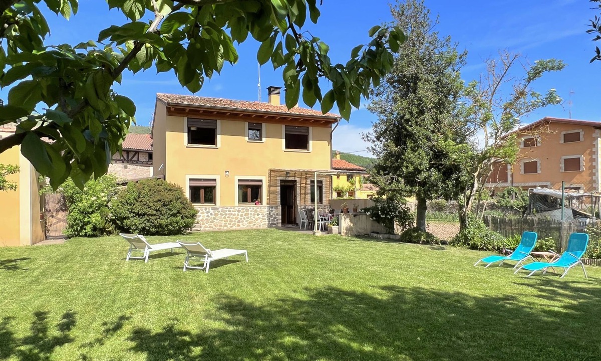 Santurde Ski Chalet | Acebal Rural House, High Tourism CR.107
