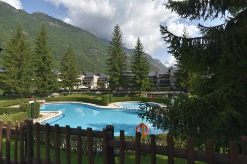 Linsoles Apartment | Acogedor apartamento de montaña con jardín y piscina - VU-HUESCA-23-182