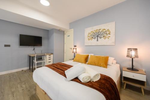 San Andres Apartment | Acogedor Dúplex con Cocina Abierta y Suite Privada en Madrid LDM11034