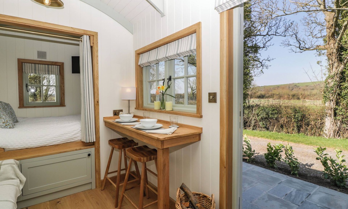 Weston-super-Mare Cottage | Acorn