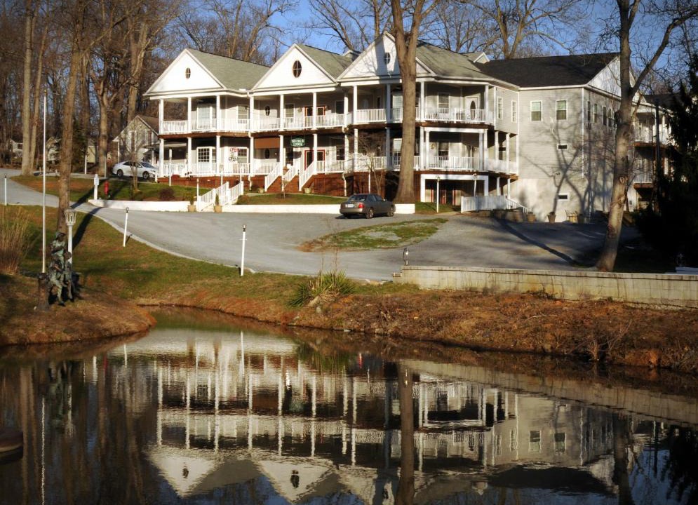 Lynchburg Bed & Breakfast | Acorn Hill Lodge and Spa