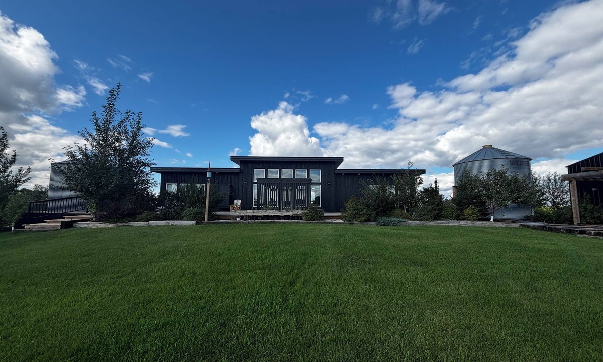 Batoche House | "Acreage on the Hill," a getaway on 10 acres in Canada's beautiful prairies.