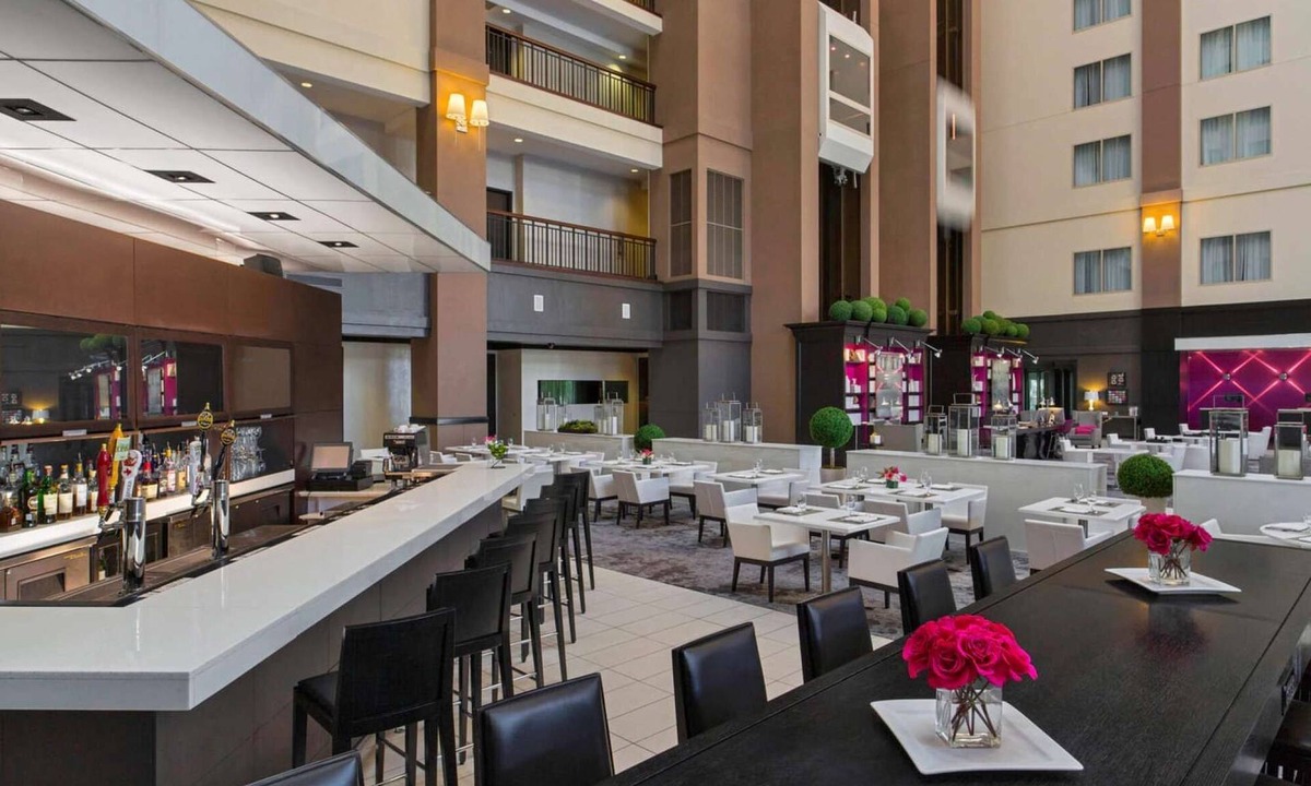 Far North Dallas Hotel | Across Galleria Dallas + Dining. Pool. Gym.