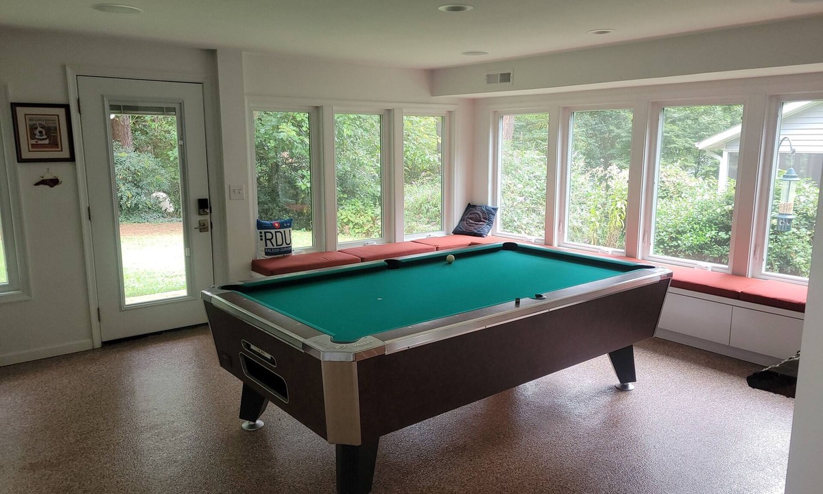 Meredith Woods Apartment | ADA King near Crabtree, PNC Arena, State Fairgrounds, NCMA