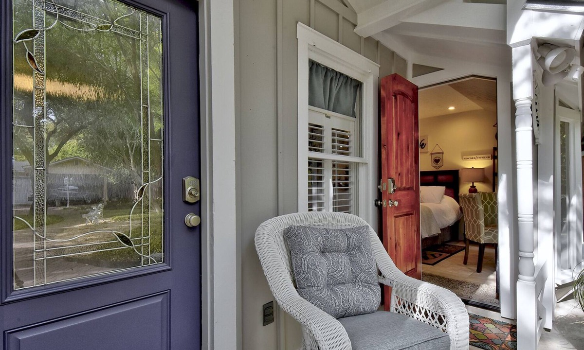 King William Apartment | Adams Couple Getaway #2