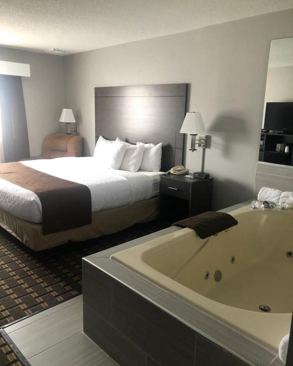 Adams Hotel | Adams Inn and Suites