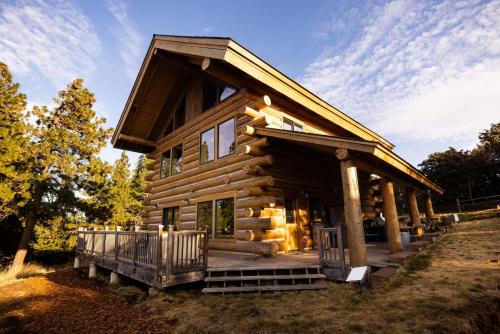 The Dalles House | Adams Rest