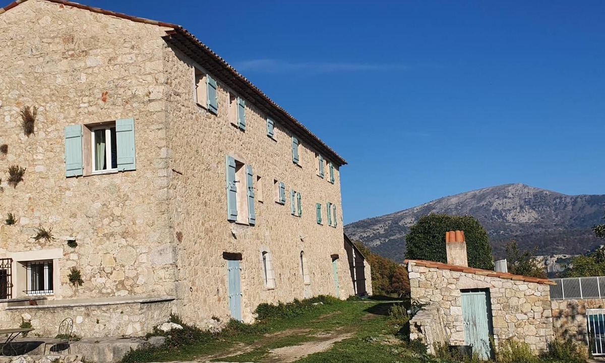 Gourdon Apartment | Adapted gîte for disabled people in a sheepfold