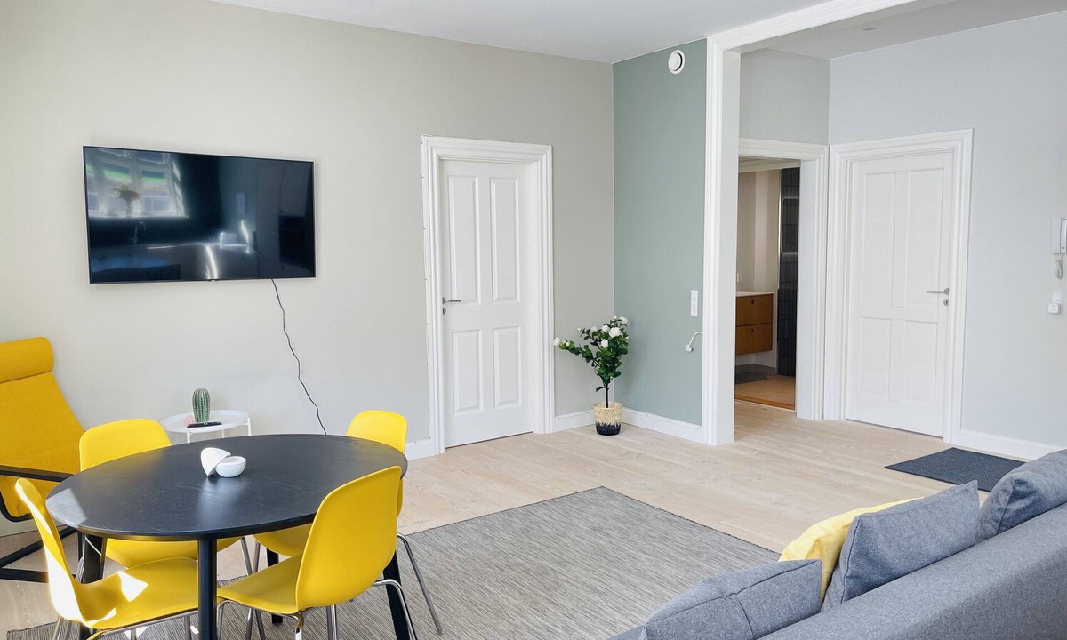 Aalborg Apartment | aday - 2 bedroom with modern kitchen and free parking