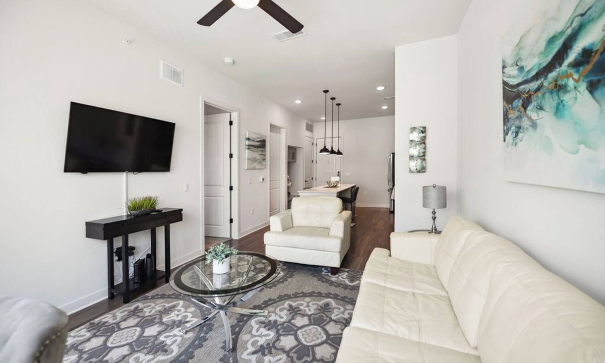 Addison Apartment | ADD113 – 28min to SMU Media - Sleeps 3- Transit - Free WiFi