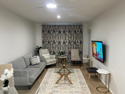 Adelaide Central Business District Apartment | ADELAIDE CENTRAL APARTMENT - 3BR, 2BATH & CARPARK