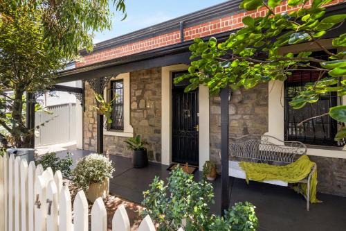 Norwood House | Adelaide Central Artistic bluestone Retreat