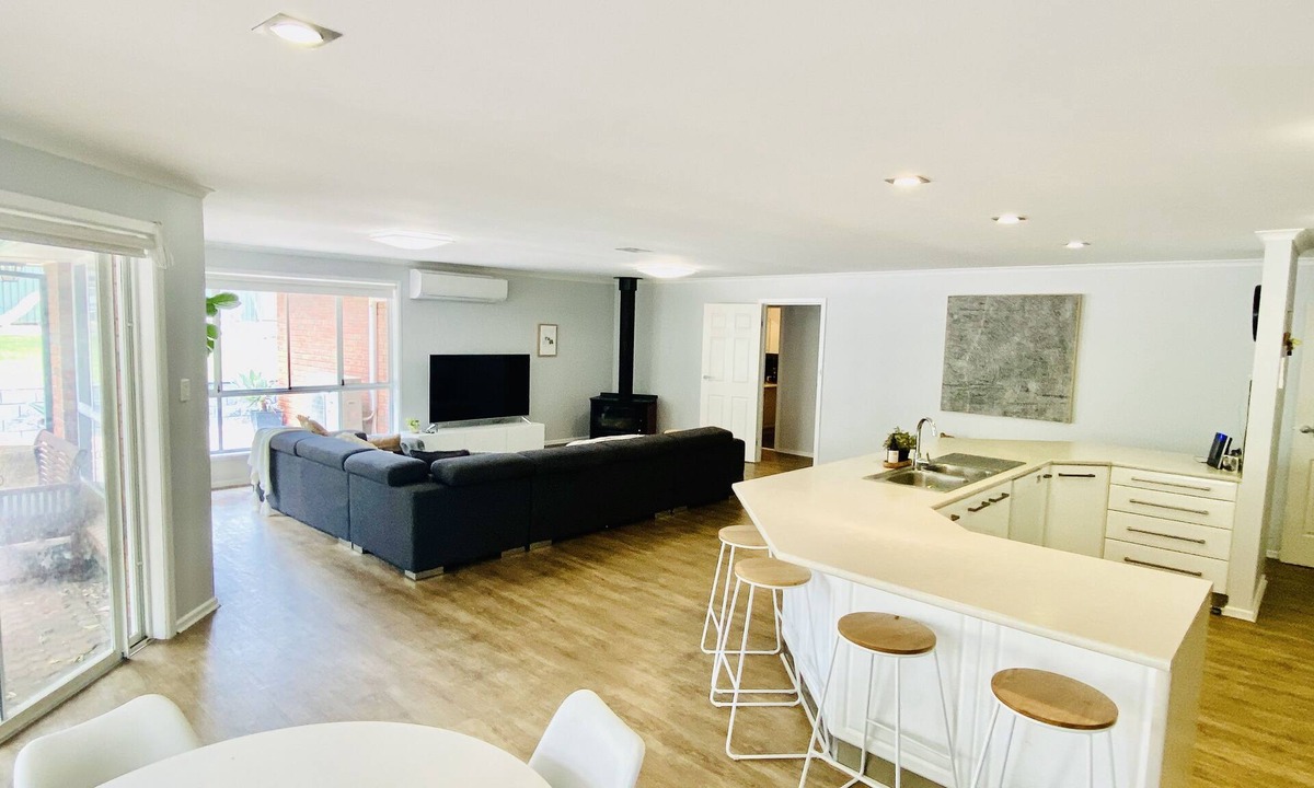 Balhannah House | Adelaide Hills family friendly