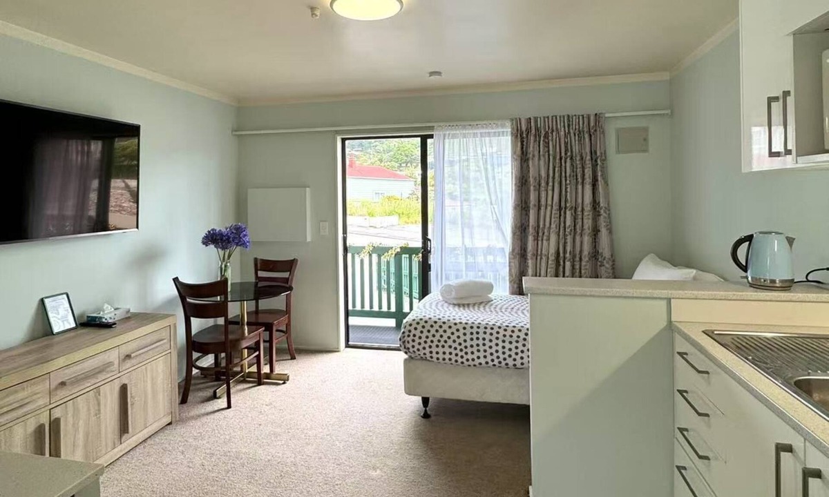 Newtown Hotel | Adelaide Motel