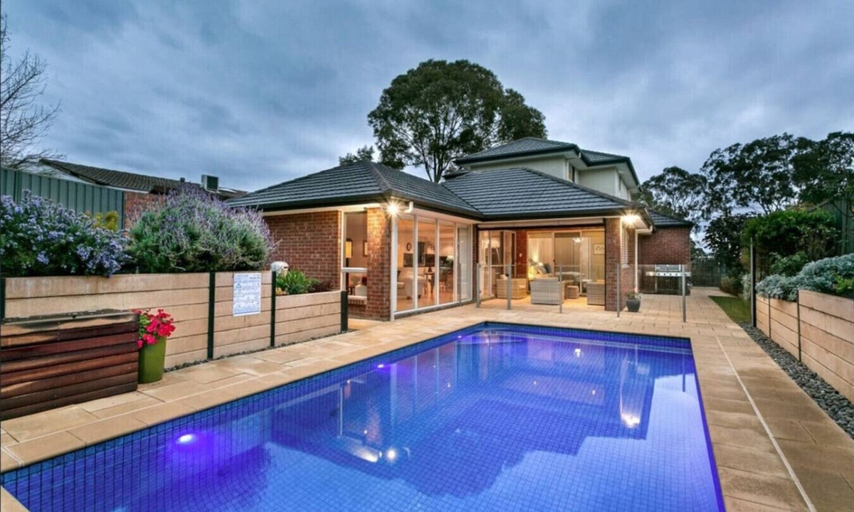 Stonyfell House | Adeleide Resort -5 Bedrooms+ swimpool Pool