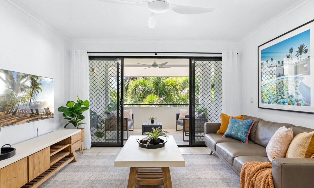 Parramatta Park Apartment | Adina | Spacious Top-Floor Apartment