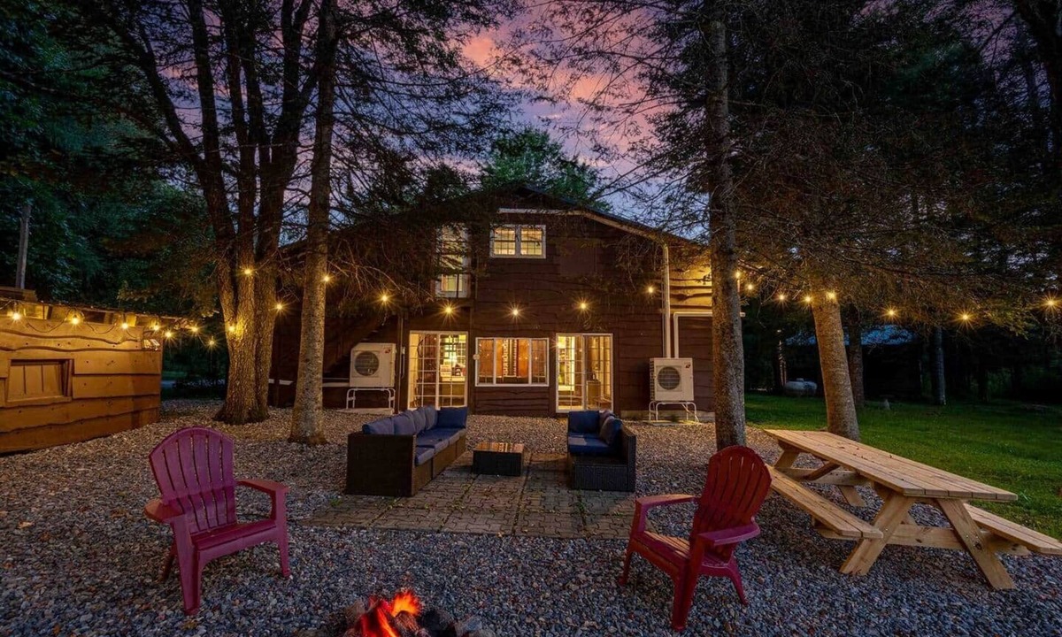 Forestport House | Adirondack Cabin w/Private Pond, Kayaks & Fire Pit – Near Old Forge, Dogs OK