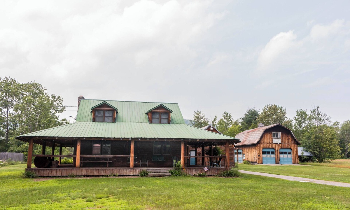 Wells Cabin | Adirondack Log Cabin Retreat