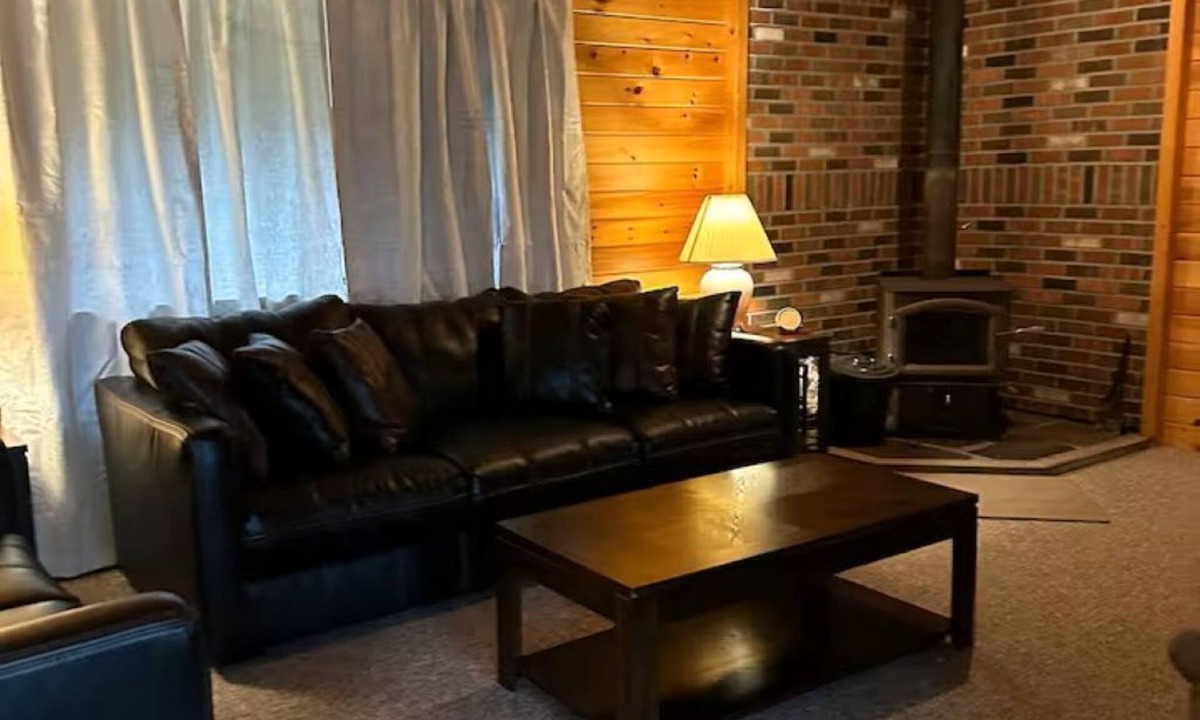 Town of Webb House | Adirondack Mountain Escape - Snowmobile Haven!