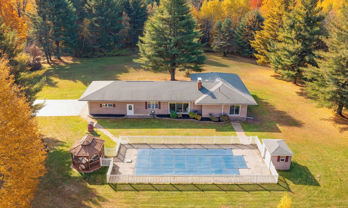 Lawrenceville House | Adirondack Park 3BR/2BA Pool Home-Near River!