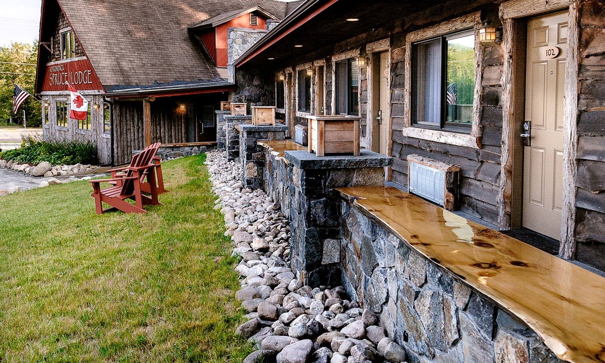 Wilmington Hotel | Adirondack Spruce Lodge