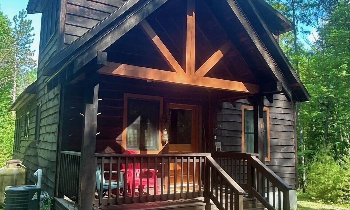 Jay Cabin | ADK Cabin | Hot Tub | Dog Friendly |Near Whiteface