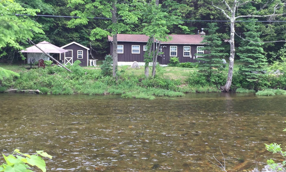Elizabethtown House | ADK Cozy River Cottage