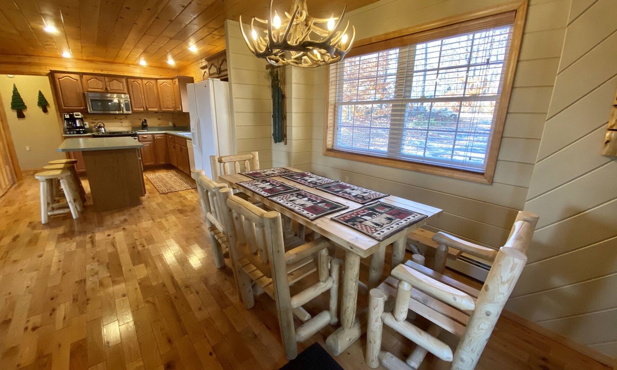 Town of Webb House | ADK Lake House Vacation, Cozy 5 Bedroom & 2 Bath