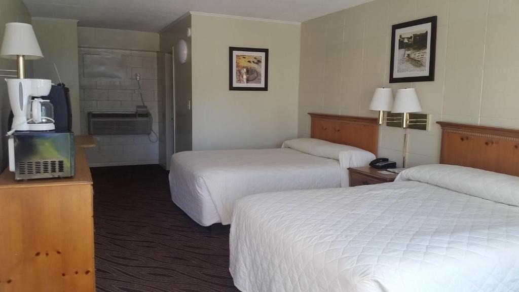 Downtown Myrtle Beach Hotel | Admiral Motor Inn