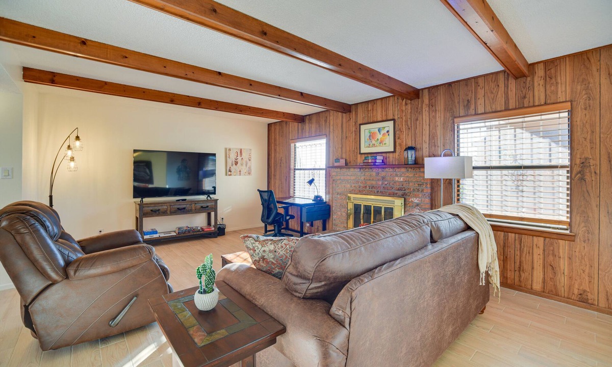 Northeast Heights House | Adobe Home in Albuquerque w/Covered Patio
