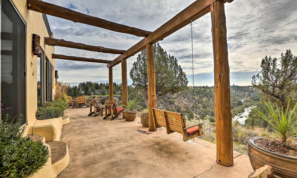 Redmond House | Adobe Home - River & Mtn Views w/Hot Tub!