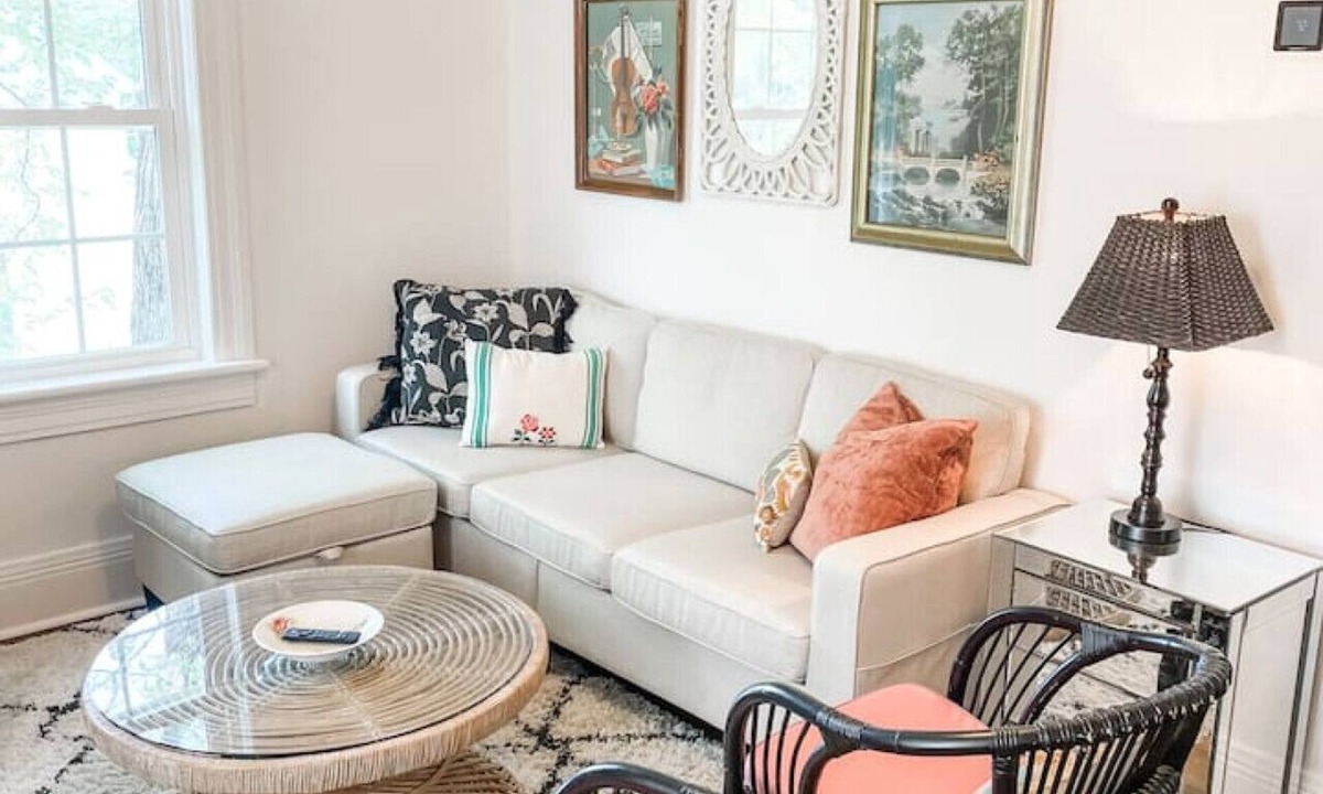 Columbia Apartment | Adorable 1BR Apt. w/KING bed 1 m. to square!