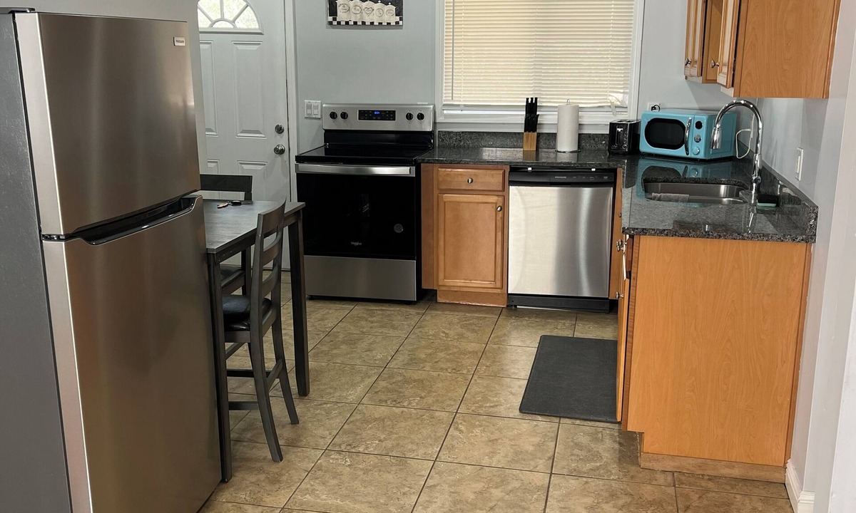 East Ridge Apartment | Adorable 2-bedroom apartment with AC in charming Chattanooga