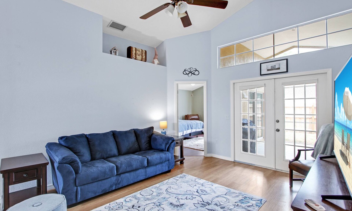 Fruitville House | Adorable 3/2 home Deer Hollow 5 Min Benderson Park