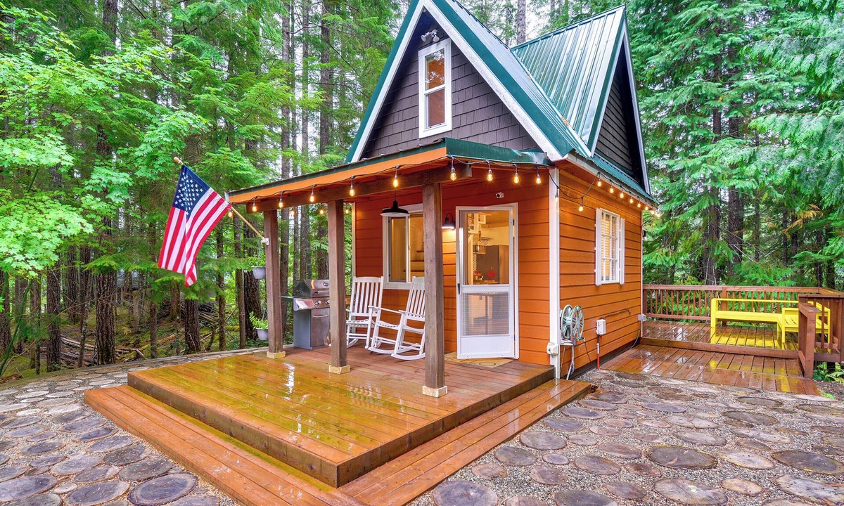 Hoodsport Cabin | Adorable A-Frame Cabin, Steps to Lake Cushman!