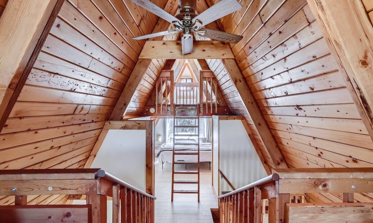 Florissant Ski Chalet | *Adorable A-Frame* Hot Tub | Pac-Man | Fire Pit