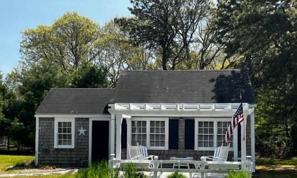 South Chatham Cottage | Adorable and private 1BR/Studio cottage in South Chatham!