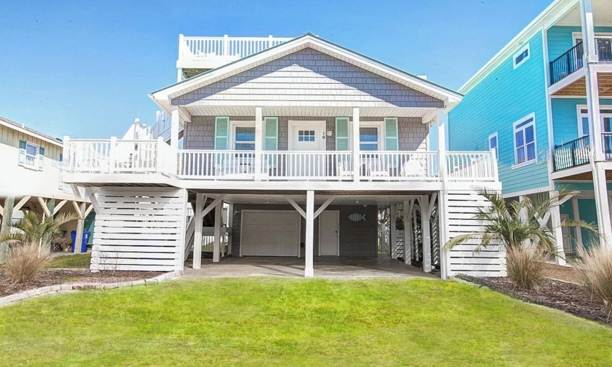 Ocean Isle Beach House | Adorable Beach Cottage in Ocean Isle Beach