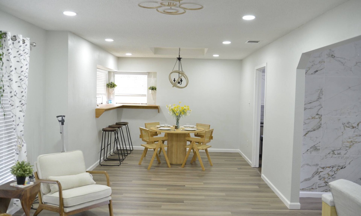 Barker House | Adorable & Convenient Home in Katy