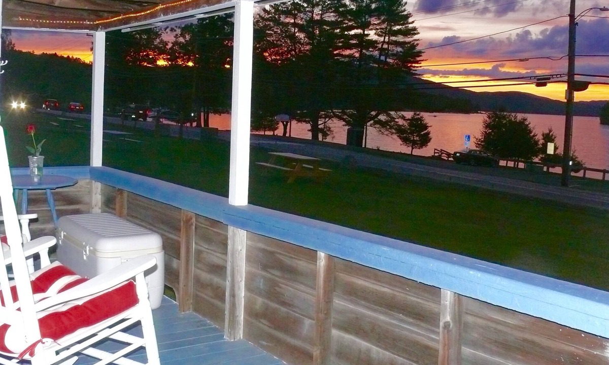 Bristol House | Adorable Cottage On Pristine Newfound Lake