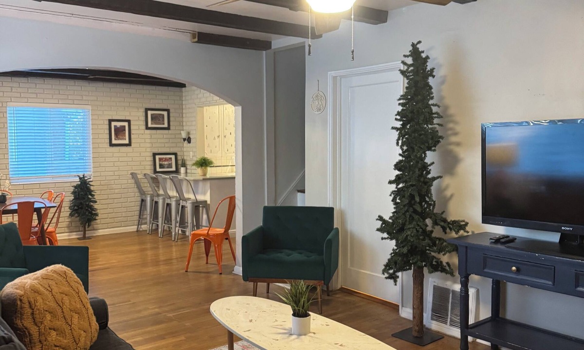 Canyon Rim Cottage | Adorable Cottage in the Heart of Millcreek