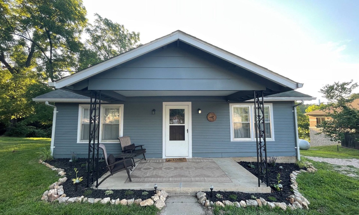 Eminence House | Adorable, cozy home in the Ozark Scenic Riverways ready for a weekend get-a-away