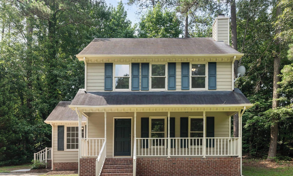 Woodcroft House | Adorable home between Duke and UNC alongside trails