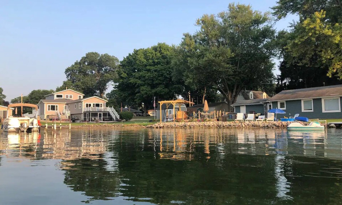 Simonton Lake Apartment | Adorable Lakeside Dream Studio on Simonton Lake