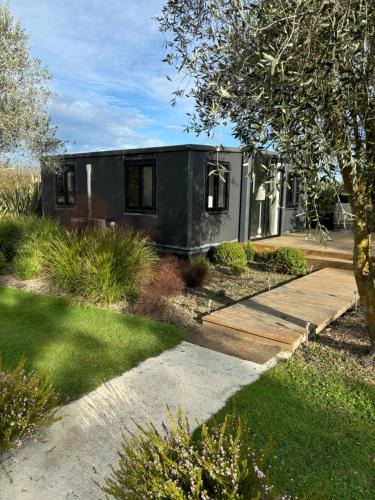 Longlands Apartment | Adorable little container house