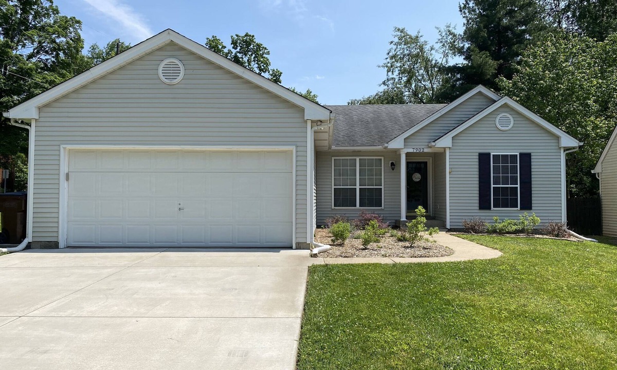 Lyndon House | Adorable Ranch in East Lou!