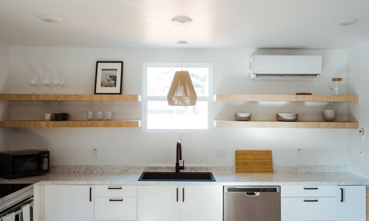 Waco House | Adorable Studio - Private Patio - Dream Kitchen